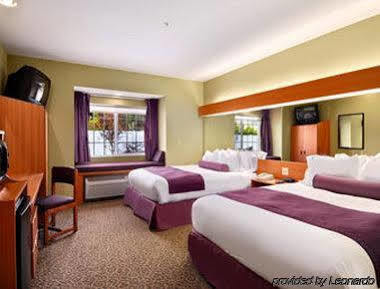 Stay Beyond Inn & Suites Elma ภายนอก รูปภาพ
